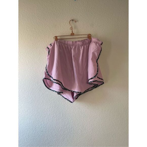 Nike women’s pink floral trim running‎ shorts size 3x - Picture 1 of 6